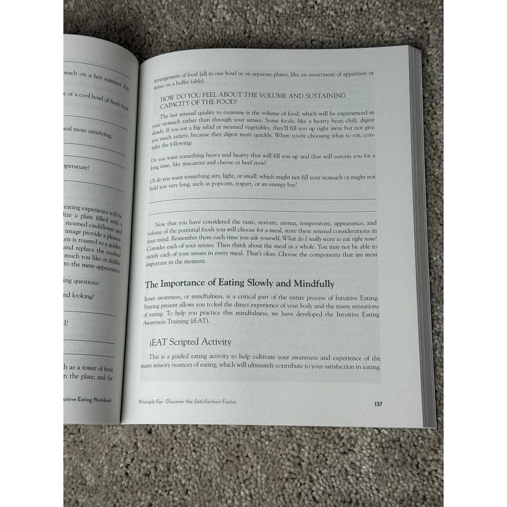 The Intuitive Eating Workbook: Ten Principles for Nourishing a Healthy Relat...